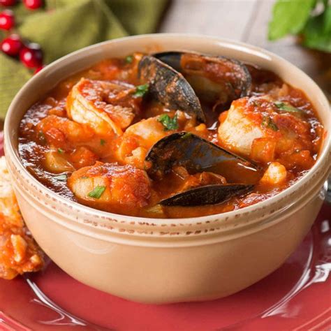 Cioppino A Fine Kettle Of Fish Seafood Dinner Seafood Soup Recipes