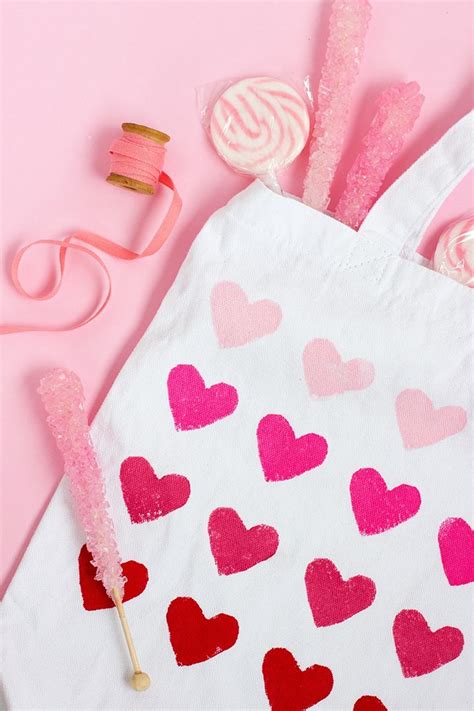 Diy Simple Heart Stamped Bag Alice And Lois Valentines Diy Diy