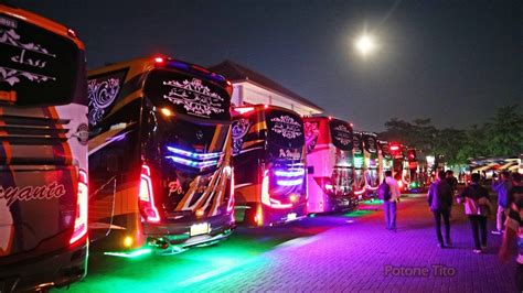 Gemerlap Lampu Bis Malam Yang Bikin Terminal Jati Kudus Jadi Mempesona