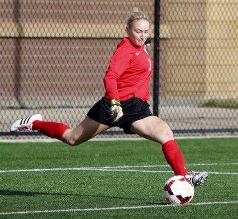 Women’s soccer advances to MIAC championship – TommieMedia