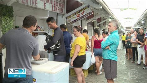 Vídeo Comércio do Recife movimentado pela procura do peixe da semana