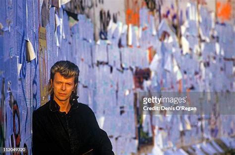 13 David Bowie Berlin Wall Stock Photos, High-Res Pictures, and Images ...