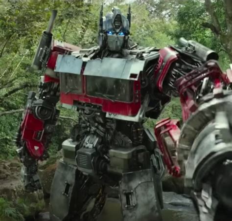 Vem aí Primeiro trailer de Transformers O Despertar das Feras é