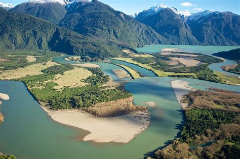 Comunidades de Puelo y Cochamó lanzan campaña para que el río Puelo sea