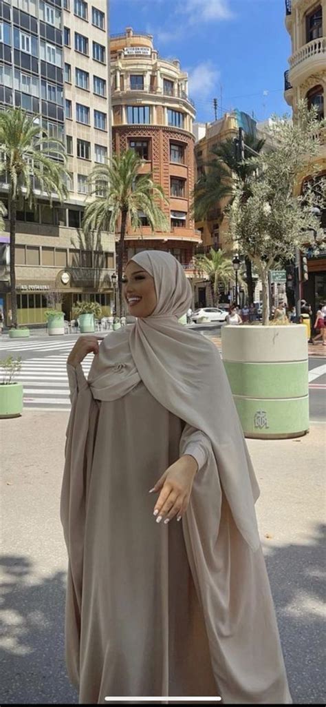 Épinglé par Une Musulmane sur Hijabe outfit Mode femme Mode femme