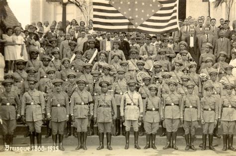 Banda da Polícia Militar de Florianópolis na comemoração aos 75 anos de