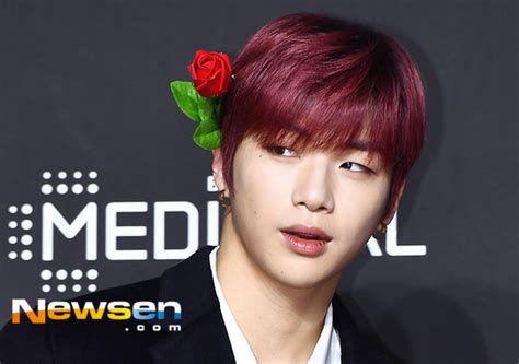 워너원 강다니엘 ‘mama하는 날 생일인 사람 나야 나2018 마마 포토엔hd화보 손에 잡히는 뉴스 눈에 보이는