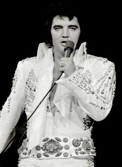 Elvis Live On Stage In 1972 Elvis Presley Concerts Elvis Presley