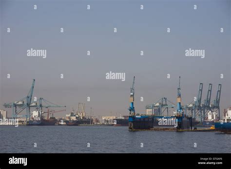 Shuwaikh port, Kuwait Stock Photo - Alamy