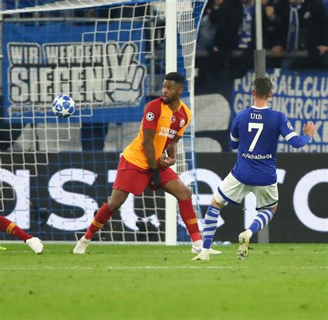 Champions League Schalke 04 Nach Sieg Gegen Galatasaray Fast Im