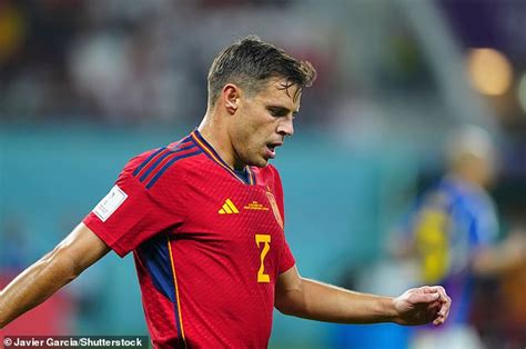 Cesar Azpilicueta back in training for Spain, meaning Luis Enrique has a full squad for Morocco ...