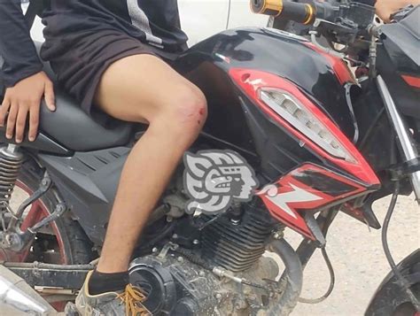 Motociclista colisiona en Moloacán