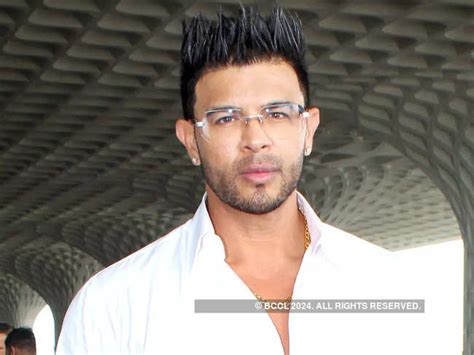 Mumbai Police Files Fir Against Actor Sahil Khan For Threatening A