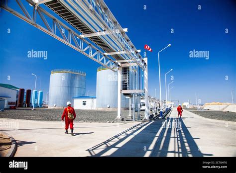 Kazakhstan Gas Workers Hi Res Stock Photography And Images Alamy