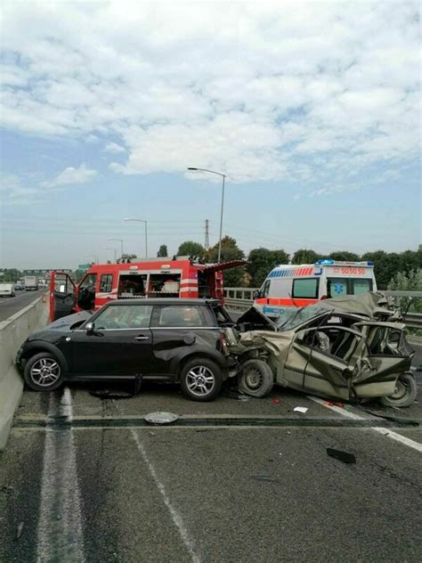 Incidente Oggi Tangenziale Bologna Morto Il Vigile Del Fuoco Luca Fini