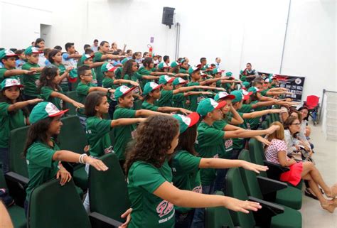 Turma De Alunos Formada Pelo Proerd Pol Cia Militar