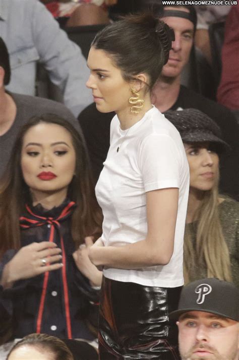 La La Celebrity Beautiful Posing Hot Sexy Babe Famous And Uncensored