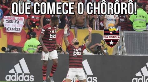 Torcedores Do Flamengo Tiram Onda Após Vitória Sobre O Botafogo