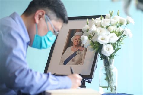 British Office Opens Condolence Book For People To Honor Queen English News 僑務電子報