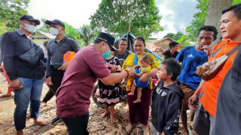 Telusuri Sungai Gubernur Kalteng Pantau Korban Banjir Di Pedalaman