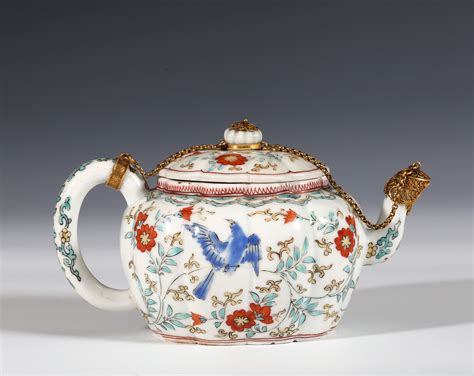 A Japanese Kakiemon Gold Filigree Mounted Teapot Rare Ceramics