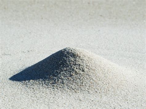 The Ultra-Pure, Super-Secret Sand That Makes Your Phone Possible | WIRED