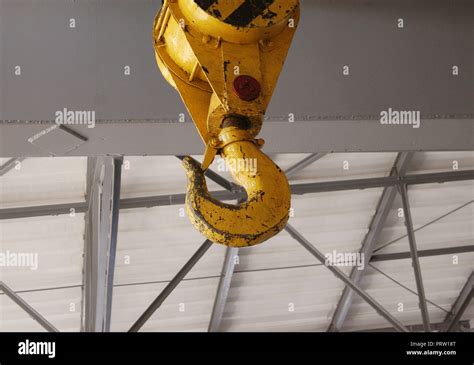 Crochet De Grue Lectrique Pivotant Pour Pont Roulant Dans L Atelier