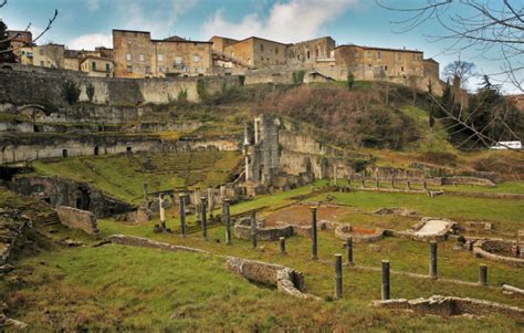 Volterra La Citt Etrusca Toscana Italy