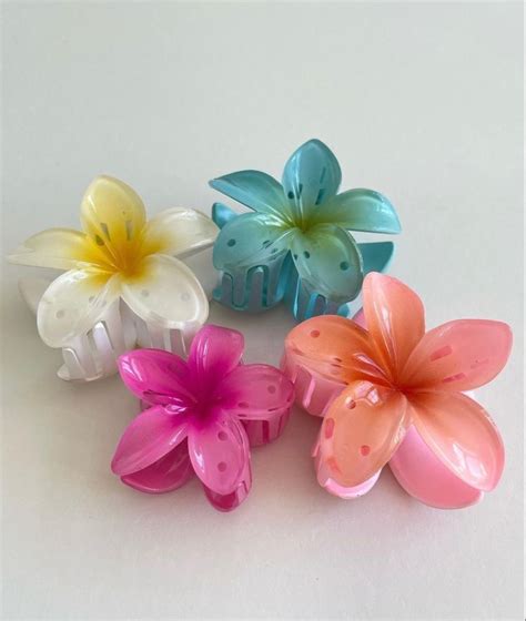 Pin By On Summer Flower Clip Flowers In Hair Claw Hair Clips