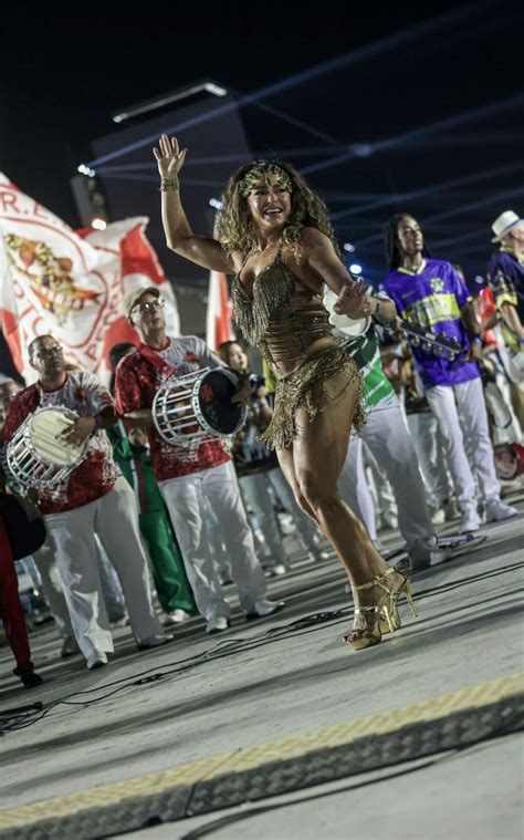 Rainhas De Bateria Se Reúnem Em Comemoração Aos 40 Anos Do Sambódromo