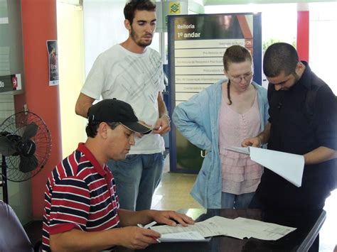 Notícia Grupo de estudantes desocupa Reitoria da Udesc de maneira