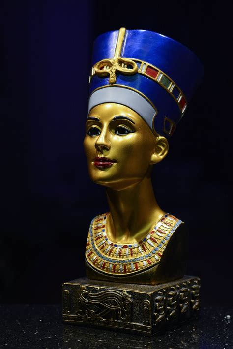 Estatua De Arte Egipcio Reina Nefertiti Busto Grande Pintado A Mano