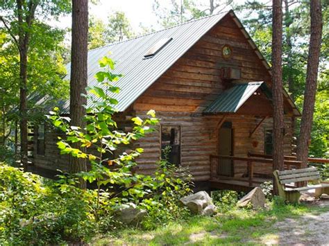 The Mountain Log Cabin Lookout