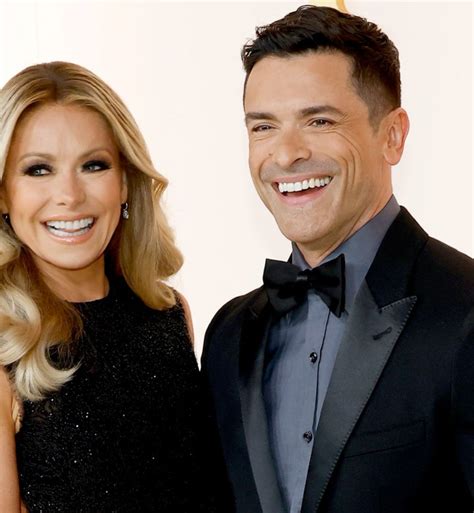 Kelly Ripa Shares Beachside Selfie with Mark Consuelos - PureWow