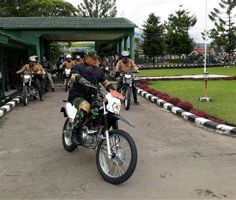 Panglima Tni Tinjau Pembangunan Trans Papua Naik Motor Trail Klikers