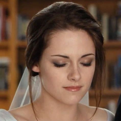 Miss Vixen's Vanity: Beauty Breakdown: Bella Swan Wedding Makeup