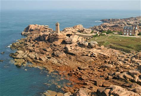 Cote De Granit Rose Tregastel Vacances Guide Voyage