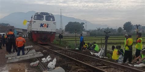 Pasca Kecelakaan Kereta Api Jalur KA Haurpugur Cicalengka Sudah Bisa