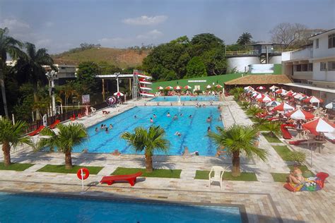 Em épocas de altas temperaturas em Cataguases a piscina do Clube do