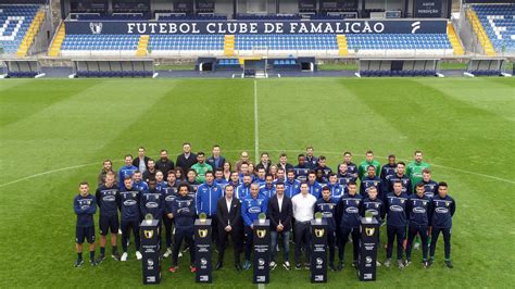 Jogadores e treinador do FC Famalicão premiados pela Liga Portugal ComUM