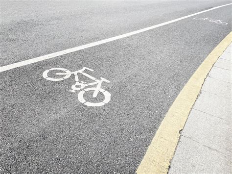 Pistes Cyclables Que Dit Le Code De La Route Velopinion