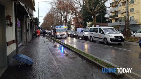 Tamponamento In Viale Trieste Fra Due Auto Due Ferite