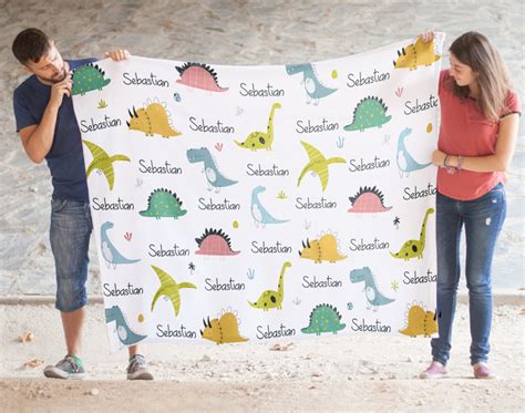 Couverture personnalisée Mosaïque de noms avec dinosaures MadeinGift