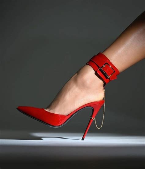 Pin By Aramatlm Gonz Lez On Moda En Rojo Heels Party High Heels Pumps