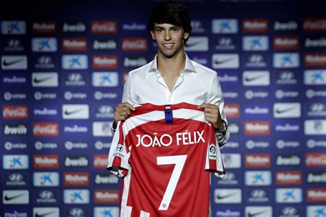 Jo O F Lix Presented As An Atl Tico Madrid Player Into The Calderon