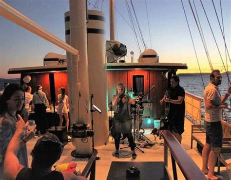 Uur Durende Cruise Bij Zonsondergang Split Getyourguide