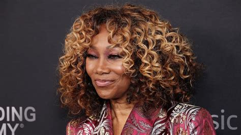 Silencing Yolanda Adams: The Secrets Behind the Backlash Revealed - Veja Store Site