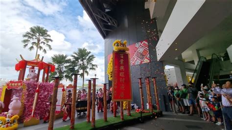 新加坡藝威體育會 Singapore Yiwei Dragon Dance Lion on High Poles Cai Qing