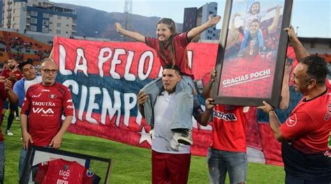 Video Pochi Ch Vez Se Retira Del Wilstermann Con Una Lluvia De Goles