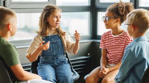 Una experta de Harvard explica por qué unos niños aprenden a hablar